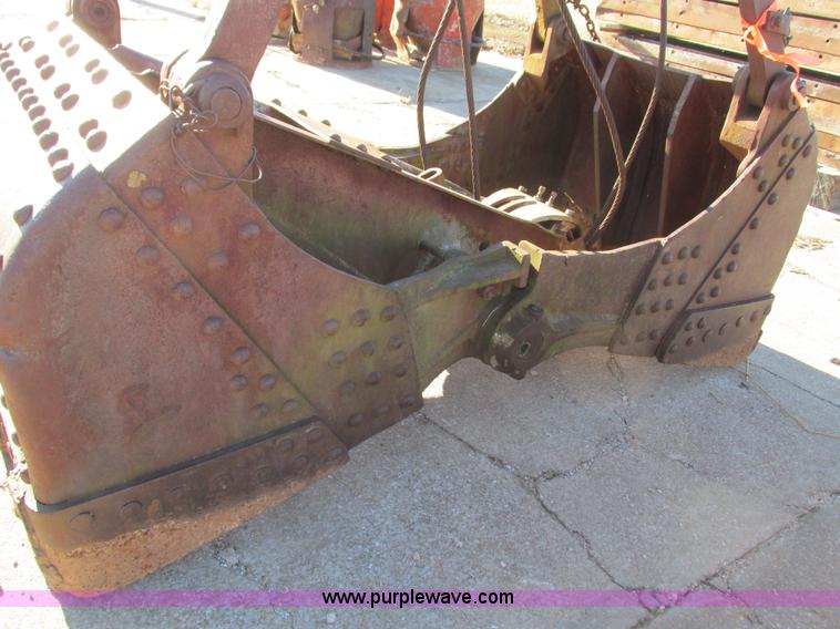 image for item BG9169 (2) clam shell buckets