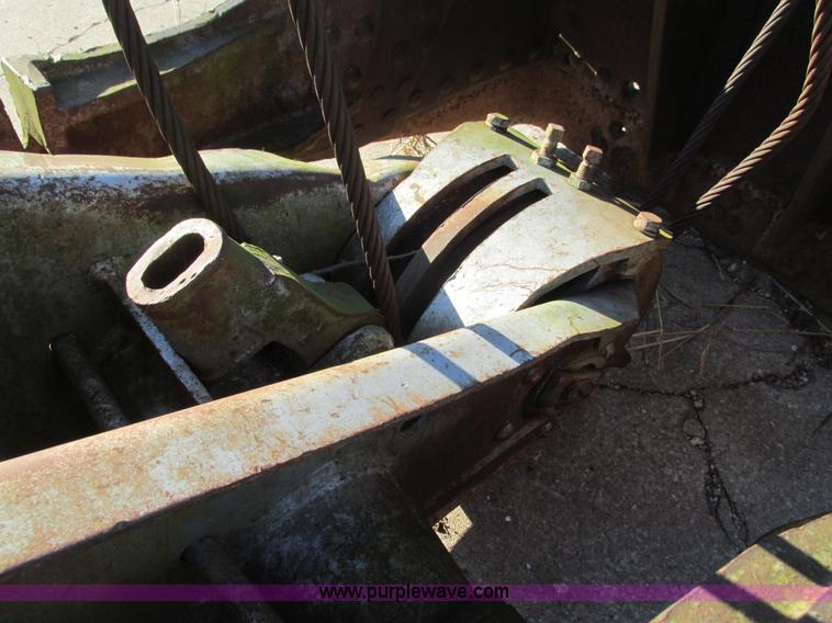 image for item BG9169 (2) clam shell buckets