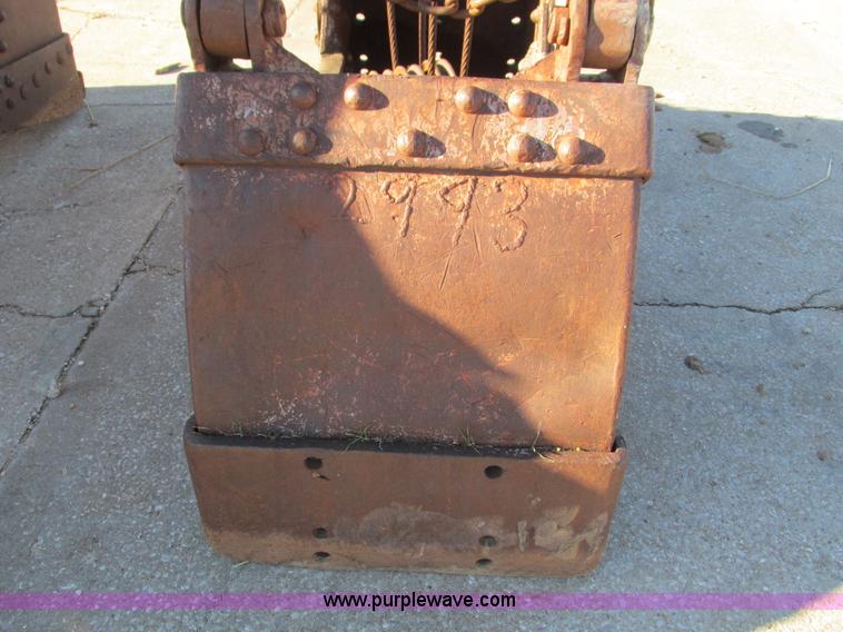 image for item BG9169 (2) clam shell buckets