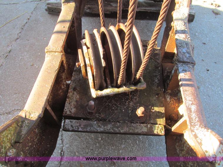 image for item BG9169 (2) clam shell buckets