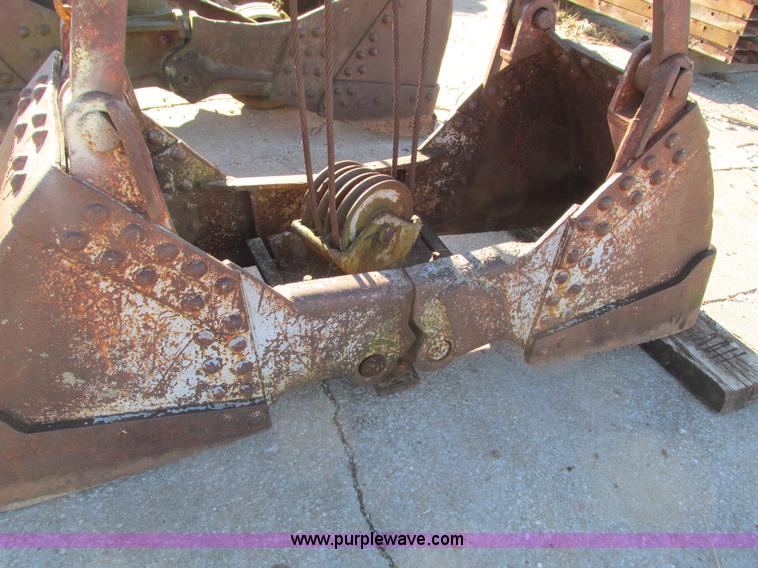 image for item BG9169 (2) clam shell buckets