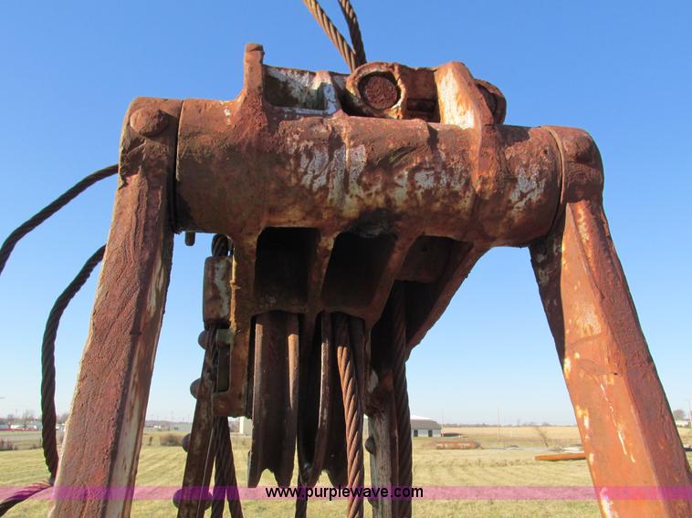 image for item BG9169 (2) clam shell buckets