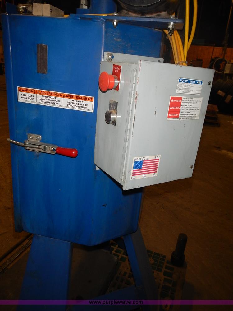 image for item BN9052 2009 Vestil HPC-400 five gallon bucket compactor