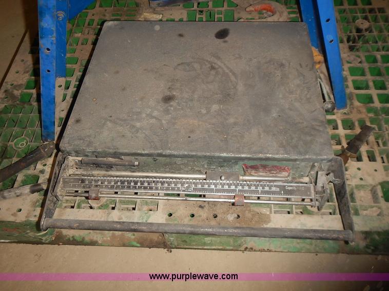 image for item BN9052 2009 Vestil HPC-400 five gallon bucket compactor