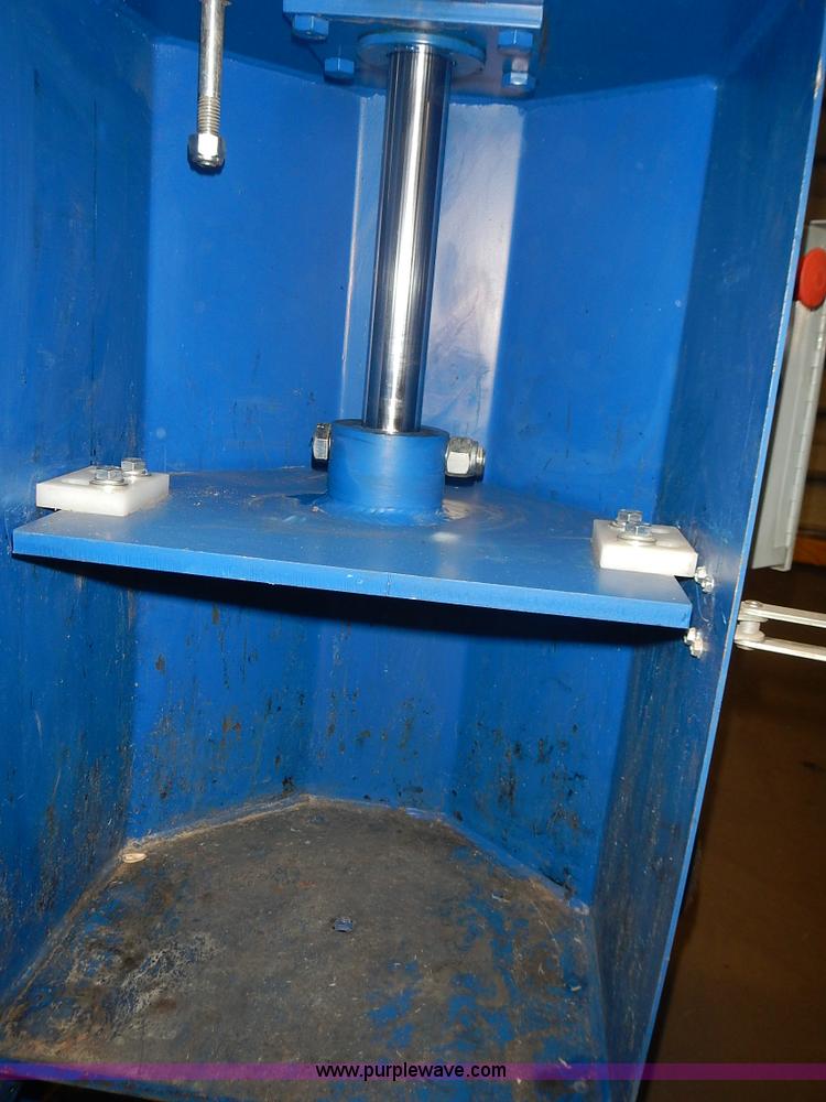 image for item BN9052 2009 Vestil HPC-400 five gallon bucket compactor