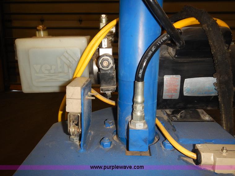 image for item BN9052 2009 Vestil HPC-400 five gallon bucket compactor