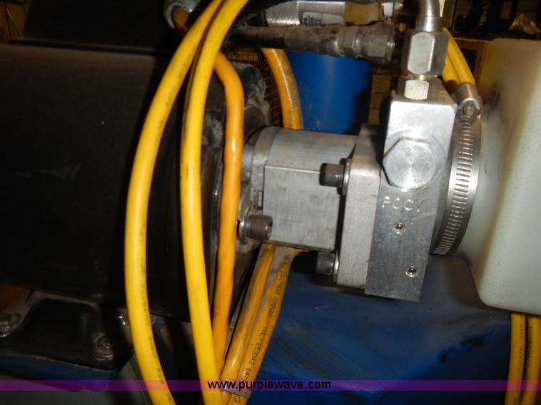 image for item BN9052 2009 Vestil HPC-400 five gallon bucket compactor