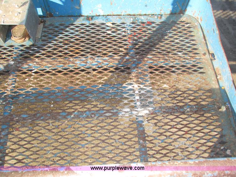 image for item H1037 2002 Genie Z60/34 boom lift