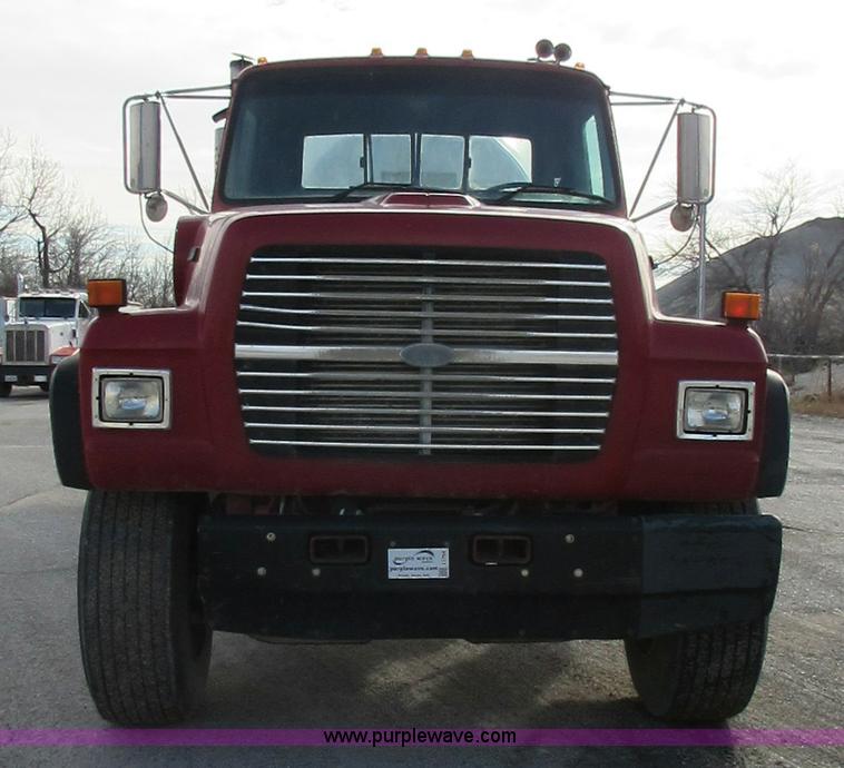 image for item I1754 1997 Ford LT9000 mixer truck