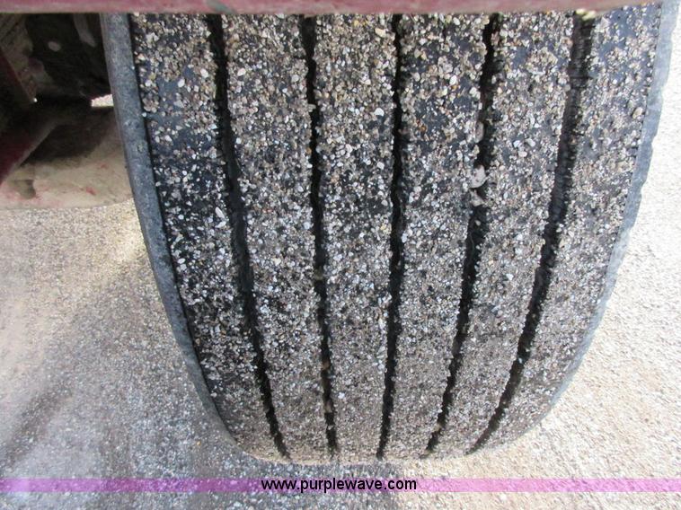 image for item I1754 1997 Ford LT9000 mixer truck