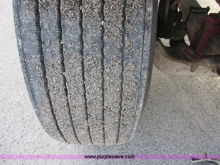 image for item I1754 1997 Ford LT9000 mixer truck