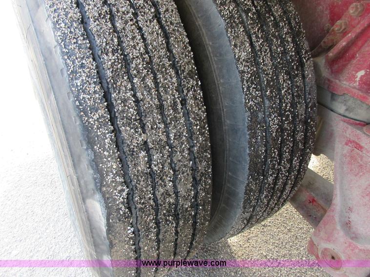 image for item I1754 1997 Ford LT9000 mixer truck