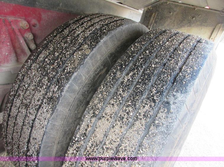 image for item I1754 1997 Ford LT9000 mixer truck