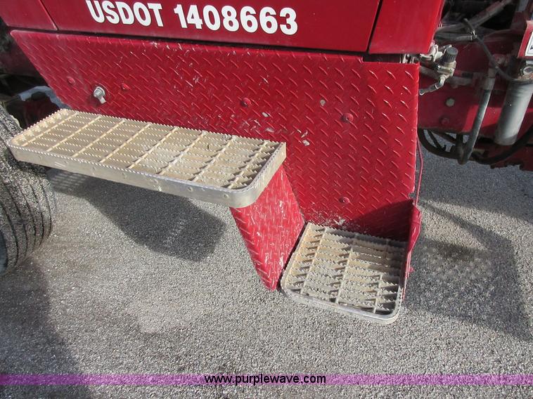 image for item I1754 1997 Ford LT9000 mixer truck