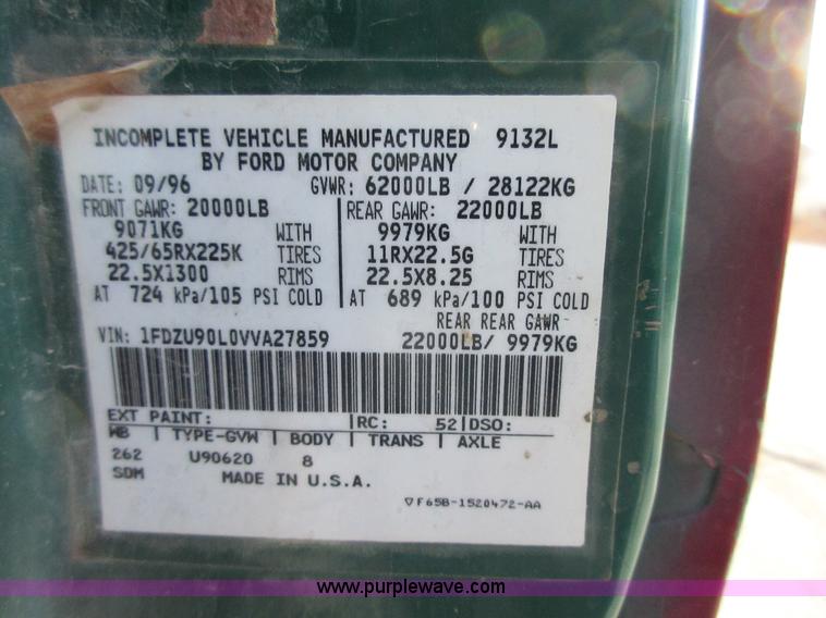 image for item I1754 1997 Ford LT9000 mixer truck