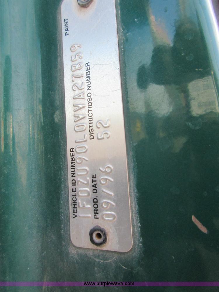 image for item I1754 1997 Ford LT9000 mixer truck