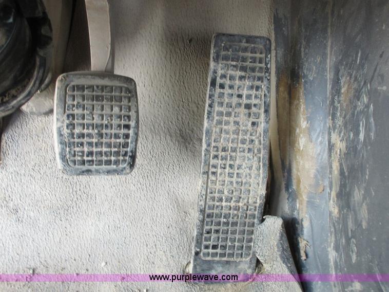 image for item I1754 1997 Ford LT9000 mixer truck