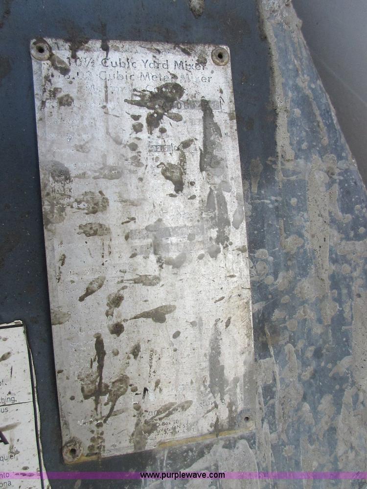 image for item I1754 1997 Ford LT9000 mixer truck