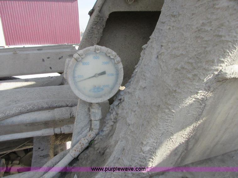 image for item I1754 1997 Ford LT9000 mixer truck