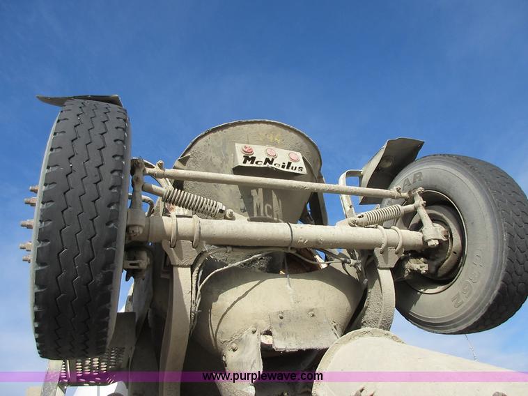 image for item I1754 1997 Ford LT9000 mixer truck