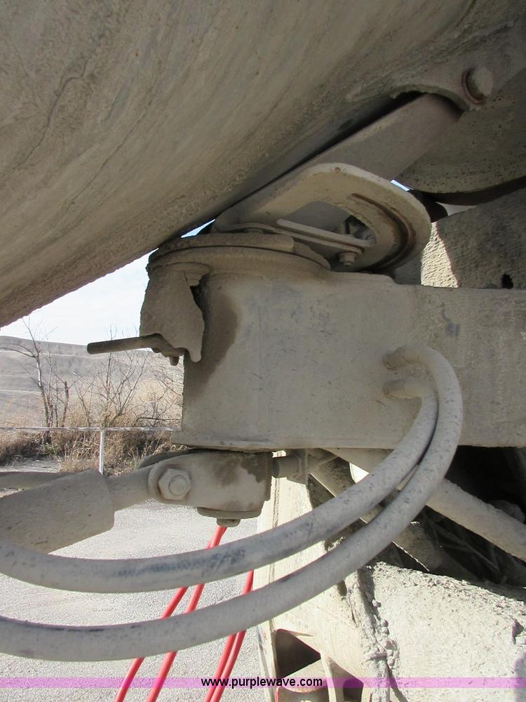 image for item I1754 1997 Ford LT9000 mixer truck