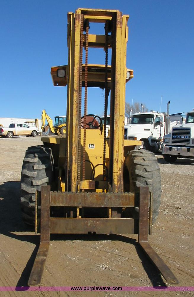 image for item I1755 2001 John Deere 488E rough terrain forklift