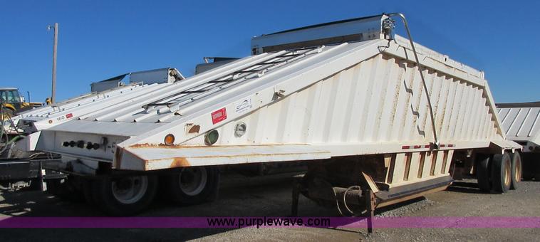 image for item I1756 2004 CTS BDT-40 bottom dump trailer