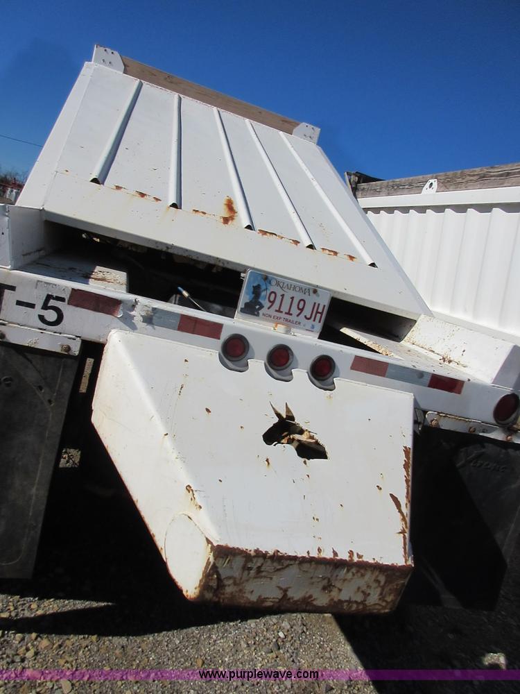 image for item I1756 2004 CTS BDT-40 bottom dump trailer