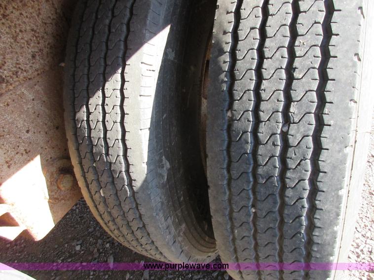 image for item I1756 2004 CTS BDT-40 bottom dump trailer