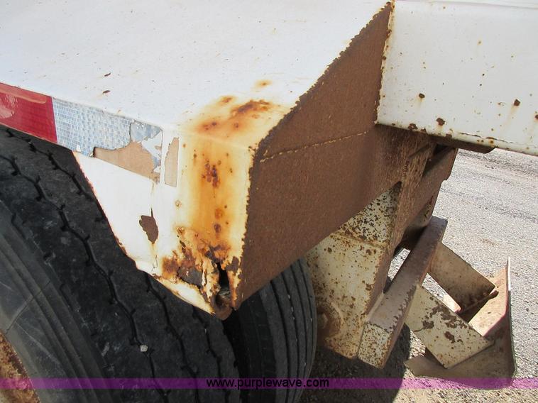 image for item I1756 2004 CTS BDT-40 bottom dump trailer