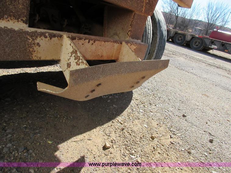 image for item I1756 2004 CTS BDT-40 bottom dump trailer