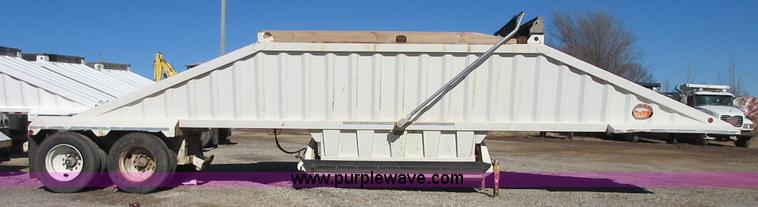 image for item I1757 2008 CTS BDT-40 bottom dump trailer