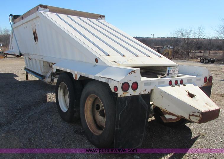 image for item I1757 2008 CTS BDT-40 bottom dump trailer