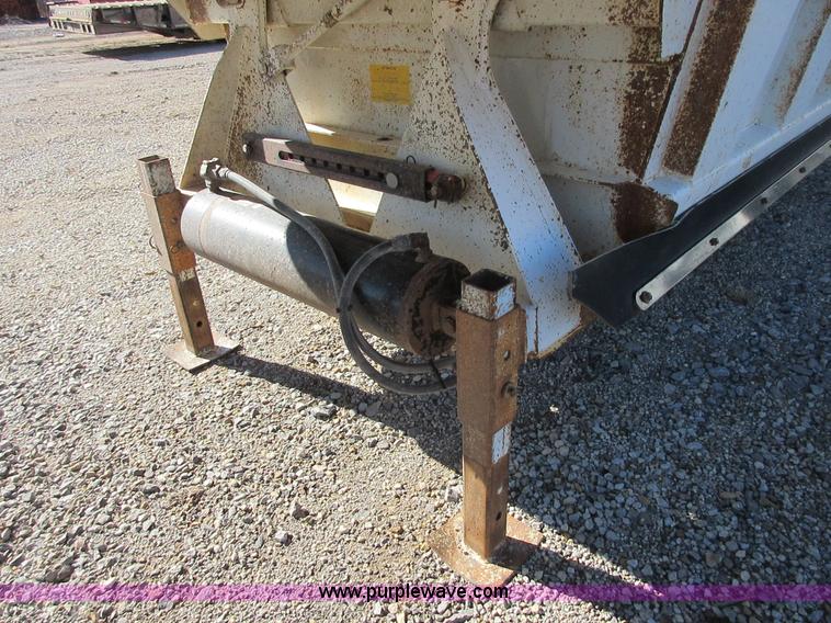 image for item I1757 2008 CTS BDT-40 bottom dump trailer