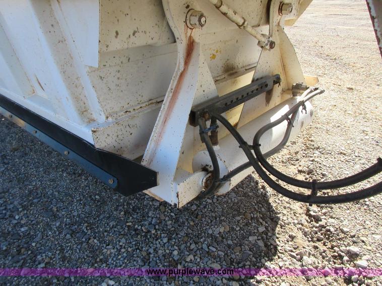 image for item I1757 2008 CTS BDT-40 bottom dump trailer