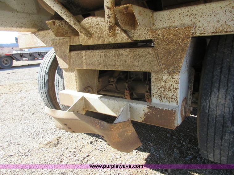 image for item I1757 2008 CTS BDT-40 bottom dump trailer