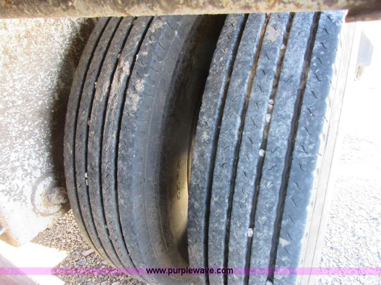 image for item I1757 2008 CTS BDT-40 bottom dump trailer