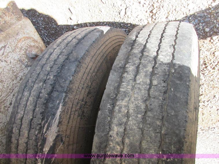 image for item I1757 2008 CTS BDT-40 bottom dump trailer