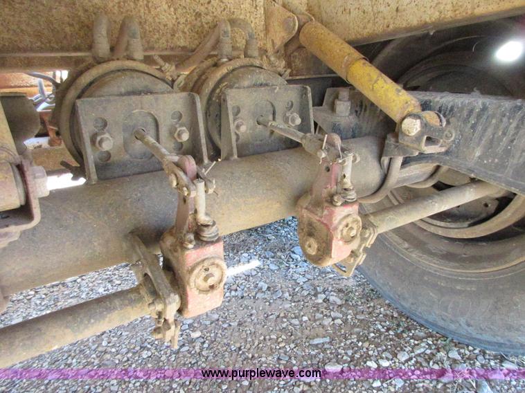 image for item I1757 2008 CTS BDT-40 bottom dump trailer