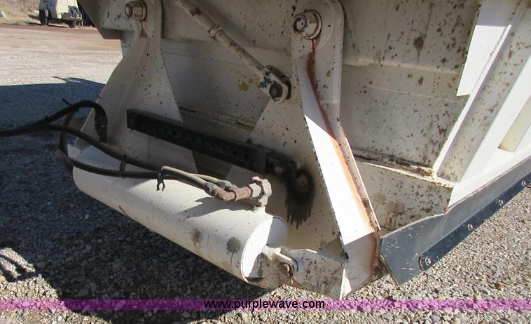 image for item I1757 2008 CTS BDT-40 bottom dump trailer