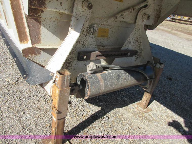 image for item I1757 2008 CTS BDT-40 bottom dump trailer