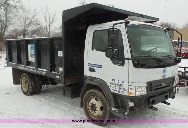 image for item I2299 2006 Ford LCF dump truck
