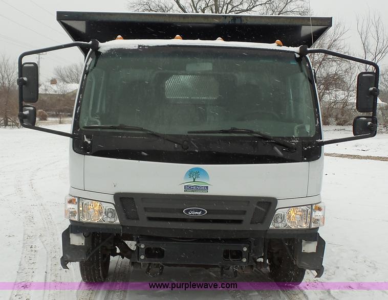 image for item I2299 2006 Ford LCF dump truck