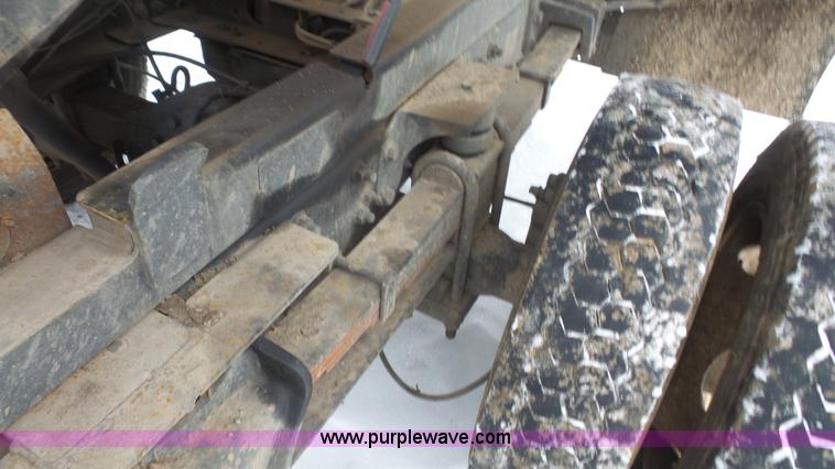 image for item I2299 2006 Ford LCF dump truck