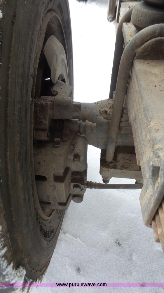 image for item I2299 2006 Ford LCF dump truck