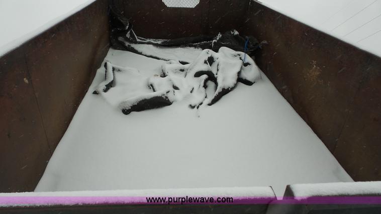 image for item I2299 2006 Ford LCF dump truck