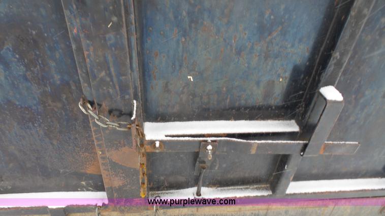 image for item I2299 2006 Ford LCF dump truck