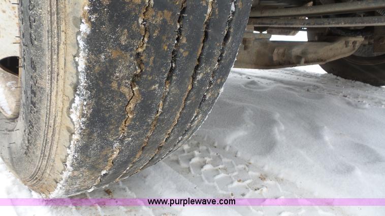 image for item I2299 2006 Ford LCF dump truck