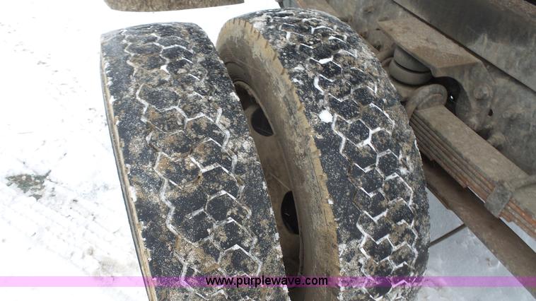 image for item I2299 2006 Ford LCF dump truck