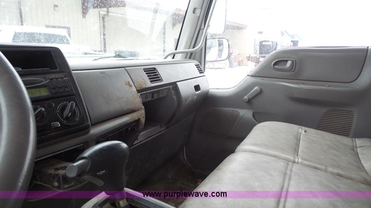 image for item I2299 2006 Ford LCF dump truck